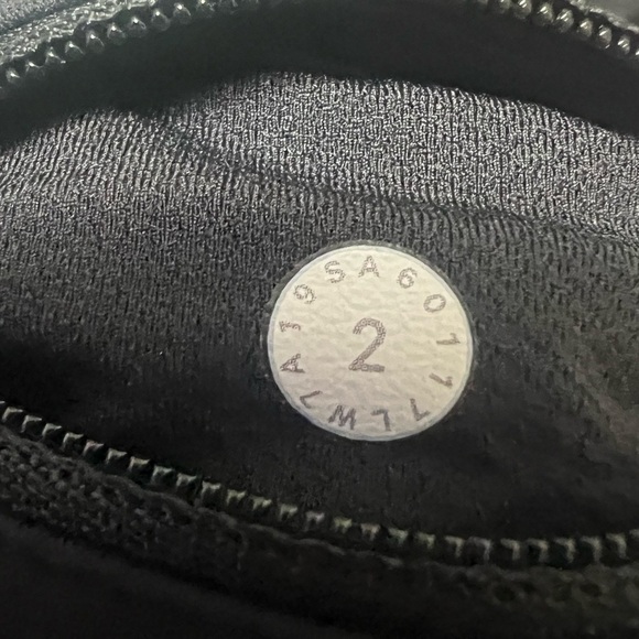 Lululemon Speed Short (4-way Stretch 2.5") Bit Point Ice Grey Black size 2 - Picture 8 of 8